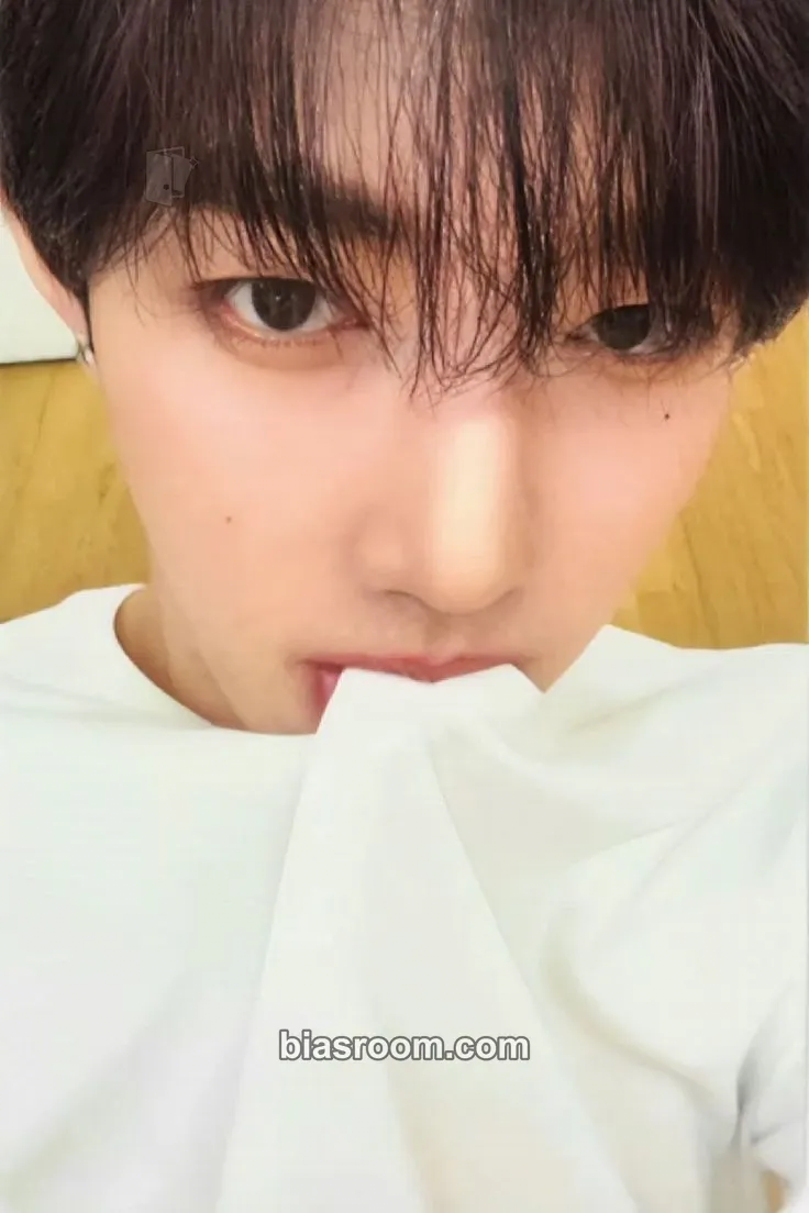 Hao Blue Paradise Photocard - ZEROBASEONE - ZEROBASEONE K-pop photocard