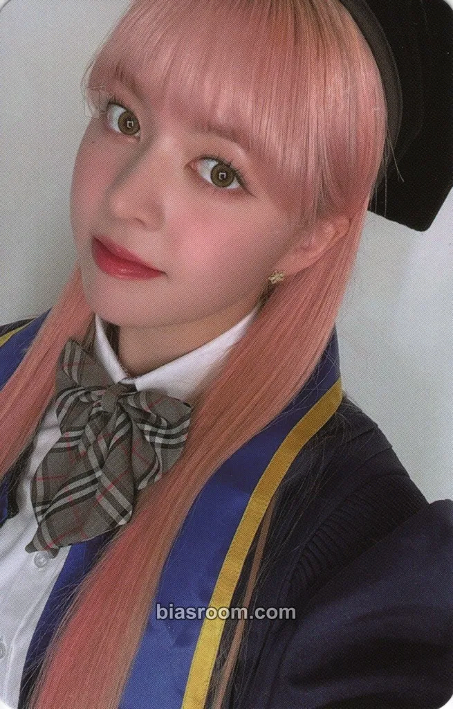 Lily NSWER 1st Generation - Qualified Photocard - NMIXX - NMIXX K-pop photocard