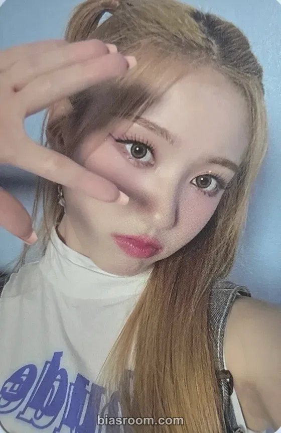 Yeseo DOUBLAST Photocard - Kep1er - Kep1er K-pop photocard