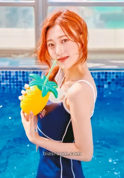 Choerry 2020 Summer Package: LOONA Island Photocard - LOONA - LOONA K-pop photocard
