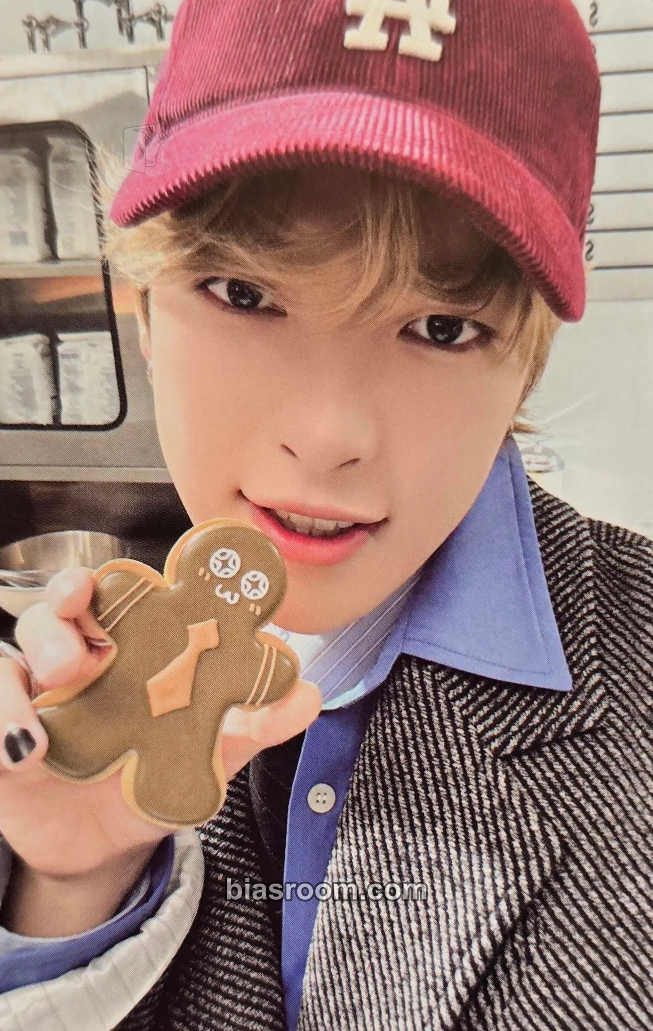 Hongjoong 2026 Season's Greetings - Pastry Shop Photocard - ATEEZ - ATEEZ K-pop photocard