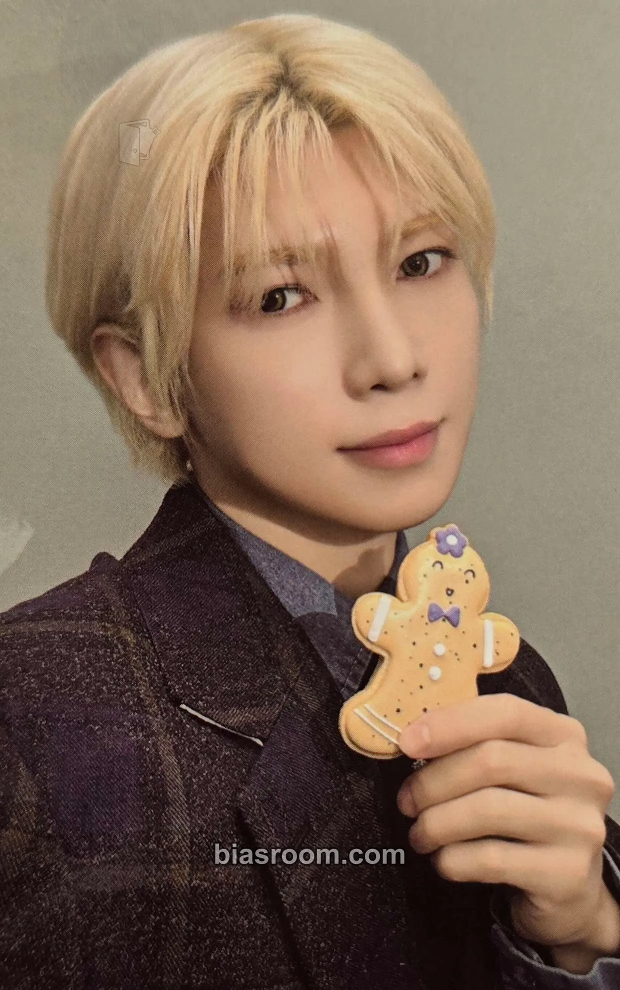 Yeosang 2026 Season's Greetings - Pastry Shop Photocard - ATEEZ - ATEEZ K-pop photocard