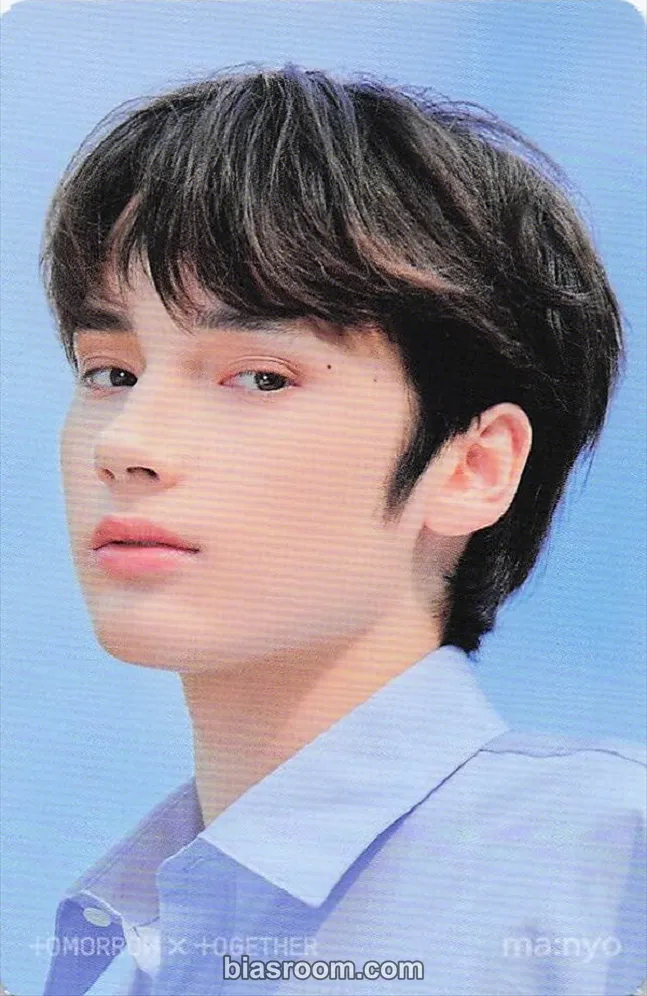 Huening Kai Ma:nyo Photocard - TOMORROW X TOGETHER - TOMORROW X TOGETHER K-pop photocard