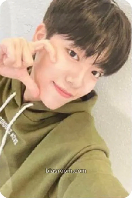 Yuto First fanmeeting in Japan <FLARE > Photocard - TOZ - TOZ K-pop photocard