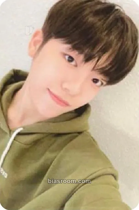 Yuto First fanmeeting in Japan <FLARE > Photocard - TOZ - TOZ K-pop photocard