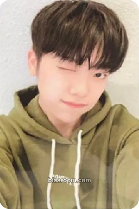 Yuto First fanmeeting in Japan <FLARE > Photocard - TOZ - TOZ K-pop photocard