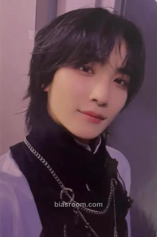 Jeonghan 17 IS RIGHT HERE Photocard - SEVENTEEN - SEVENTEEN K-pop photocard