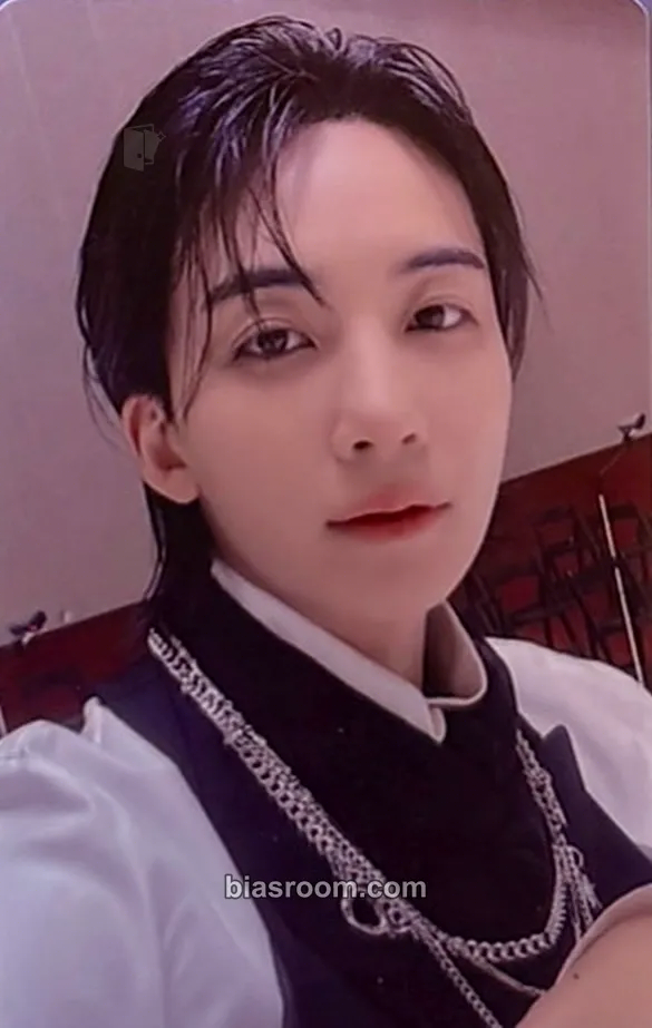 Jeonghan 17 IS RIGHT HERE Photocard - SEVENTEEN - SEVENTEEN K-pop photocard