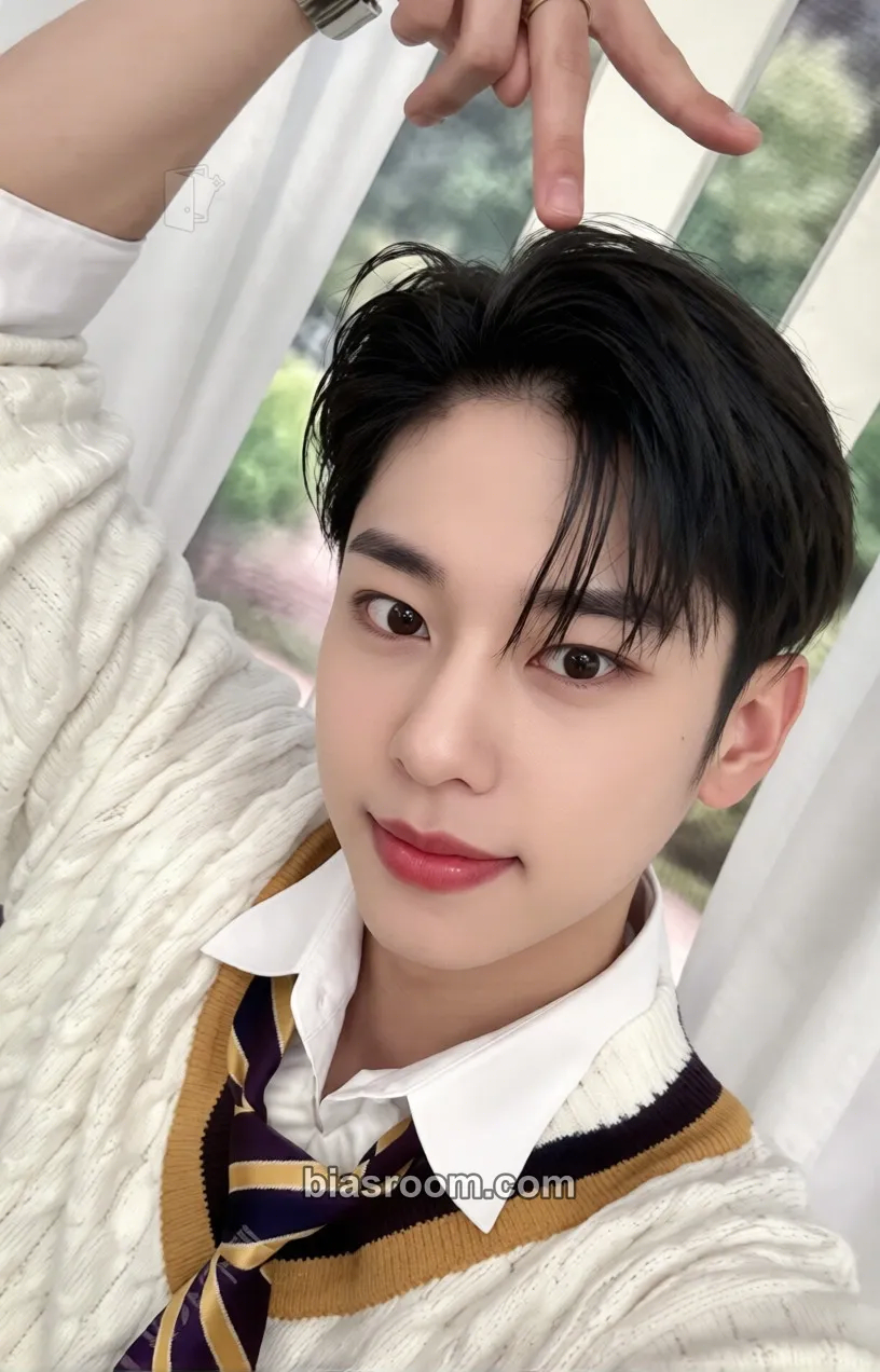 Donghyun 5th Anniversary Abbi Caffe Photocard - AB6IX - AB6IX K-pop photocard