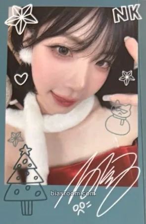 Nakyoung Beyond Beauty Photocard - tripleS - tripleS K-pop photocard
