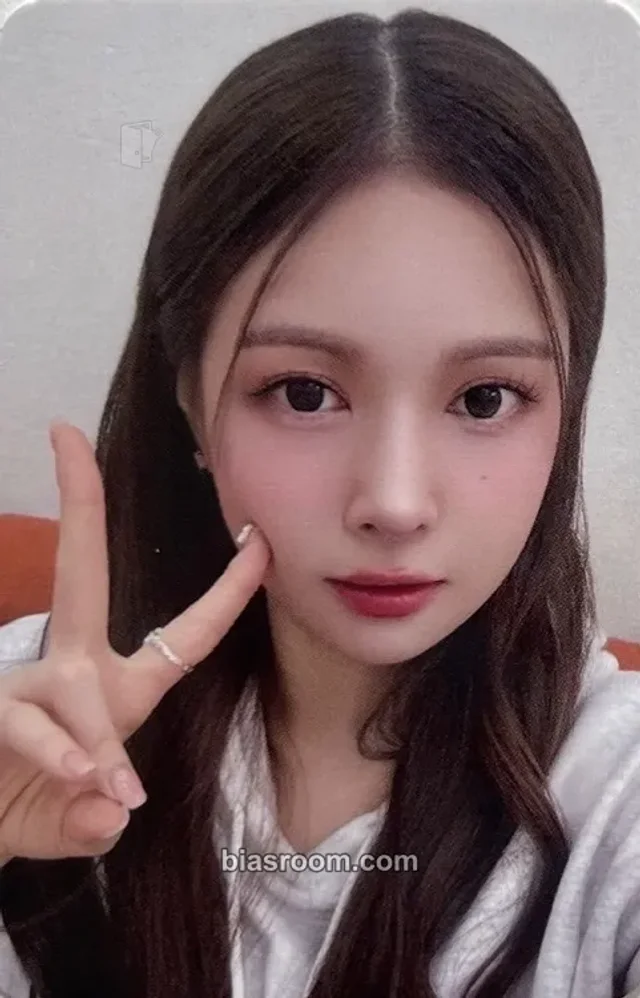 UDTT - Han Chaehee  - School Rush Album pob (pre-order benefit) makestar