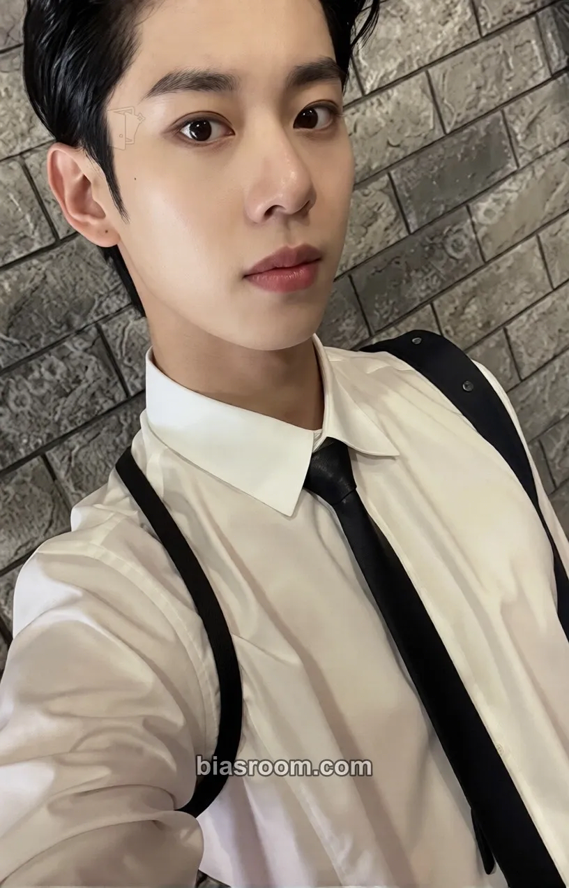 Donghyun 2022 Season's Greetings Photocard - AB6IX - AB6IX K-pop photocard