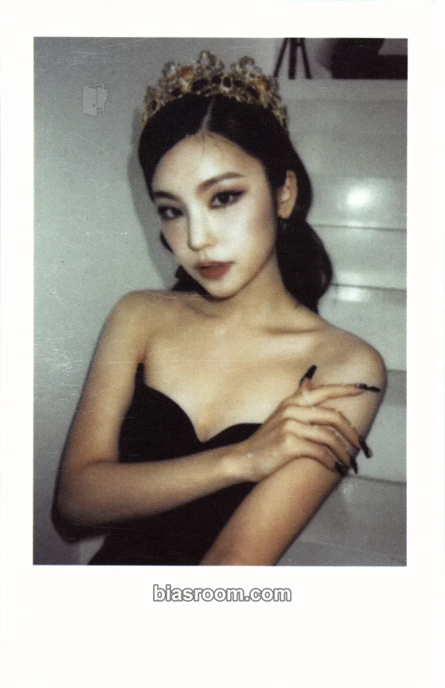 ITZY - Yeji - CHECKMATE Album synnara pob (pre-order benefit) polaroid