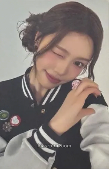 Jeong Saebi KCON 2025 Photocard - izna - izna K-pop photocard