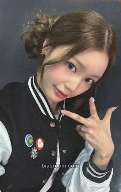 Jeong Saebi KCON 2025 Photocard - izna - izna K-pop photocard