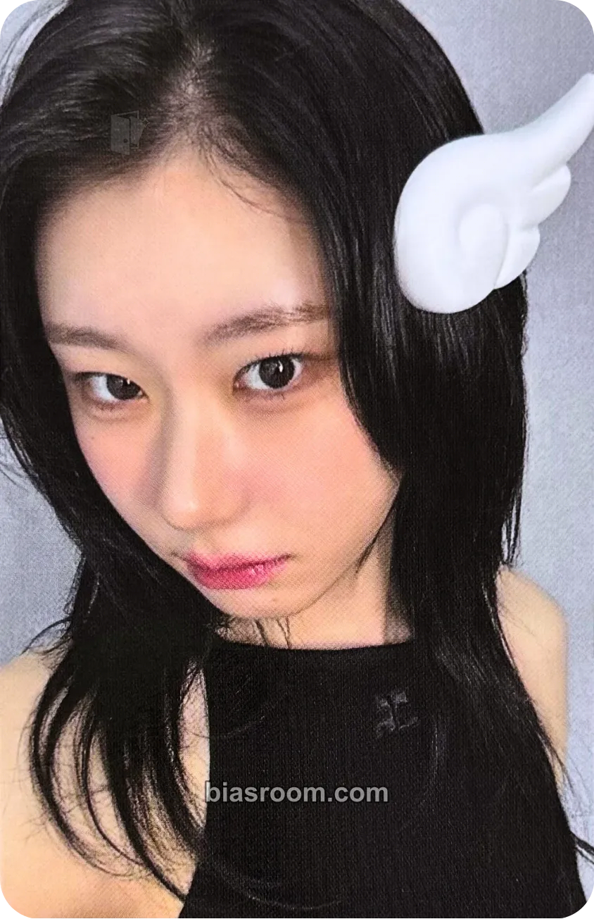 Chaeryeong Girls Will Be Girls Photocard - ITZY - ITZY K-pop photocard