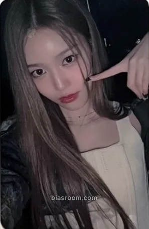 Jeong Saebi N/a Photocard - izna - izna K-pop photocard