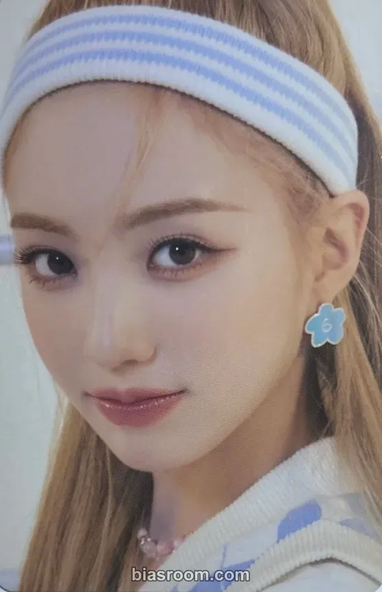 Yeseo FLY-UP Photocard - Kep1er - Kep1er K-pop photocard