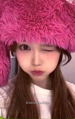 Jeong Saebi Not Just Pretty Photocard - izna - izna K-pop photocard
