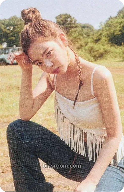 Lia 2022: Best Friends Forever Season's Greetings Photocard - ITZY - ITZY K-pop photocard