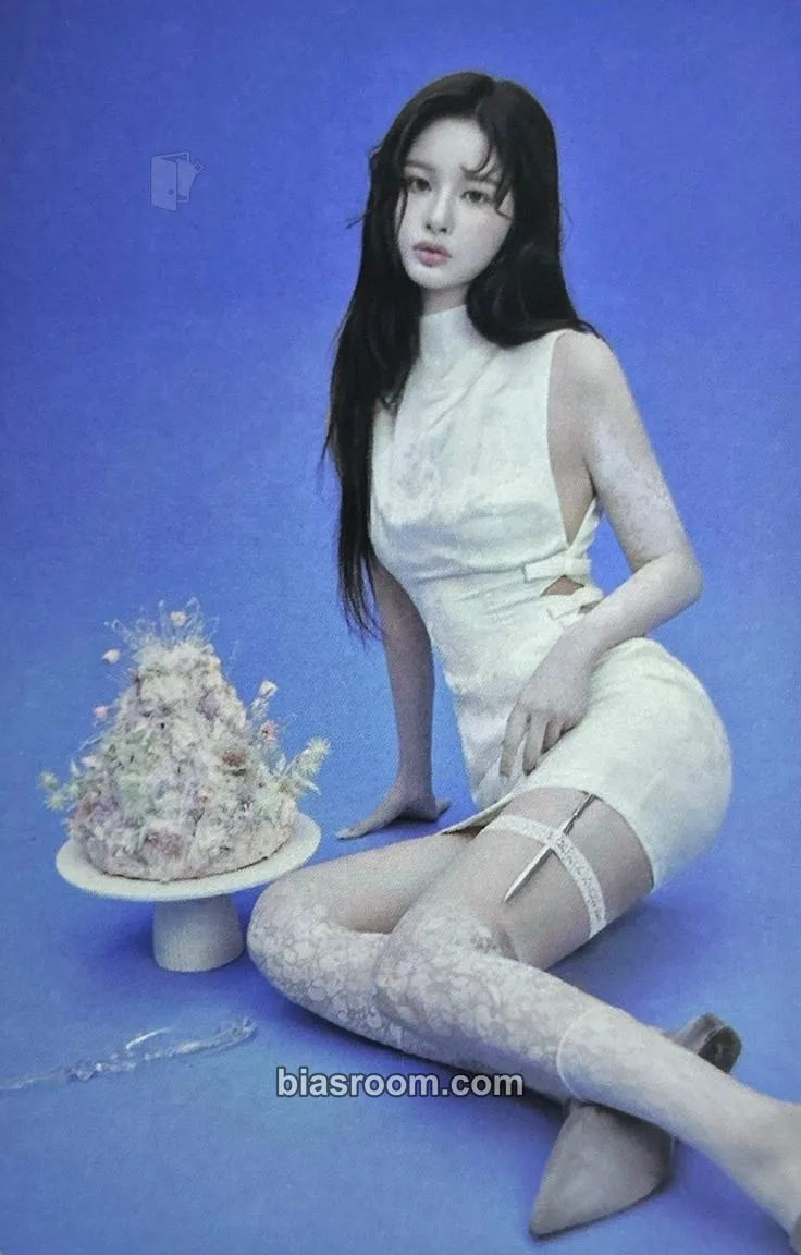 Sullyoon Blue Valentine Photocard - NMIXX - NMIXX K-pop photocard