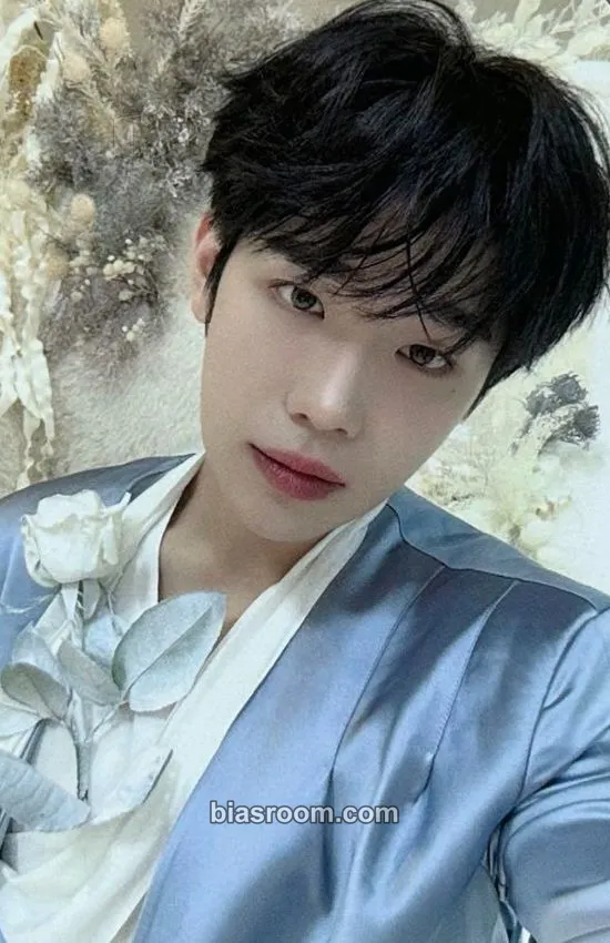 Taerae Blue Paradise Photocard - ZEROBASEONE - ZEROBASEONE K-pop photocard