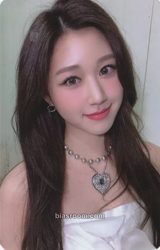 Yubin CONTRAST Photocard - BlingBling - BlingBling K-pop photocard