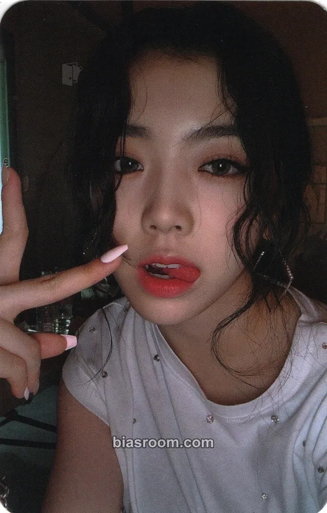 Damin Queenz Table Photocard - Queenz Eye - Queenz Eye K-pop photocard