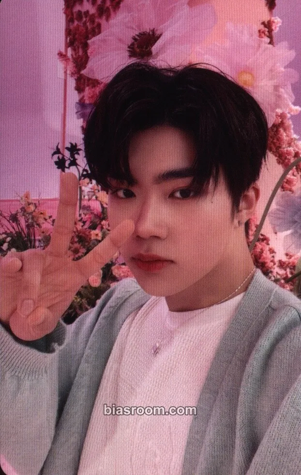 Gunwook 2024 Fan-con in Japan Photocard - ZEROBASEONE - ZEROBASEONE K-pop photocard