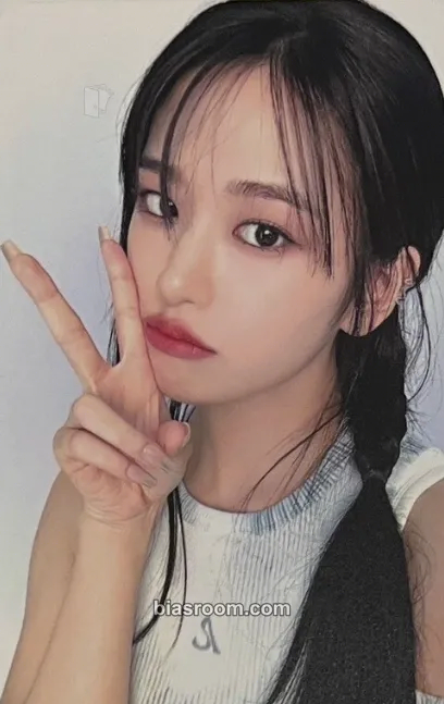 Yujin Yujin x CLIO Photocard - IVE - IVE K-pop photocard
