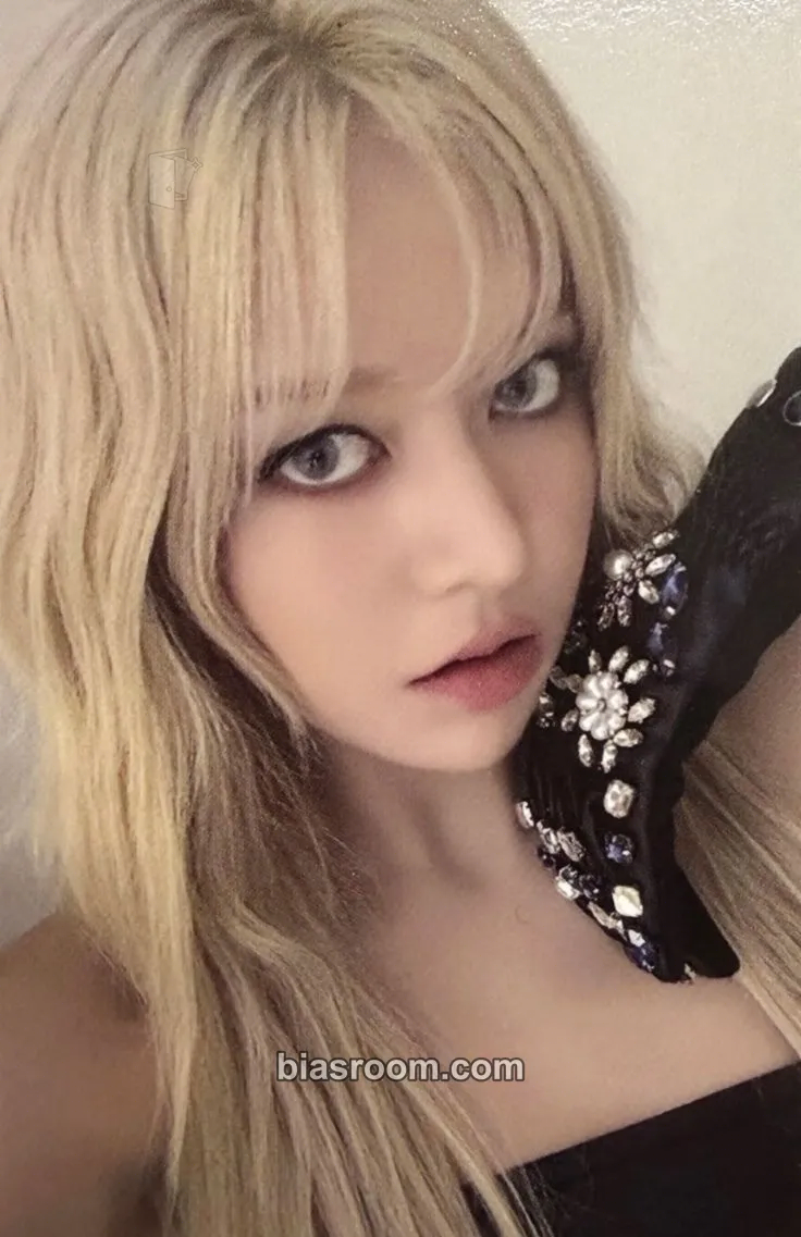 Lily Blue Valentine Photocard - NMIXX - NMIXX K-pop photocard