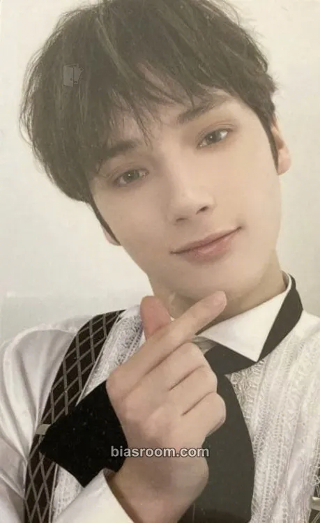 Huening Kai GOOD BOY GONE BAD Photocard - TOMORROW X TOGETHER - TOMORROW X TOGETHER K-pop photocard