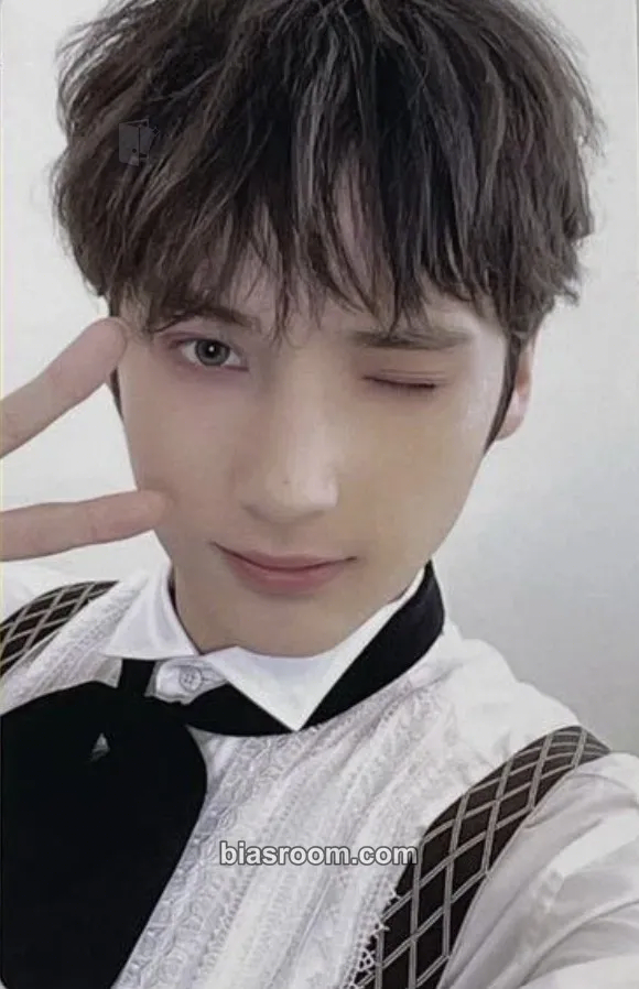 Huening Kai GOOD BOY GONE BAD Photocard - TOMORROW X TOGETHER - TOMORROW X TOGETHER K-pop photocard