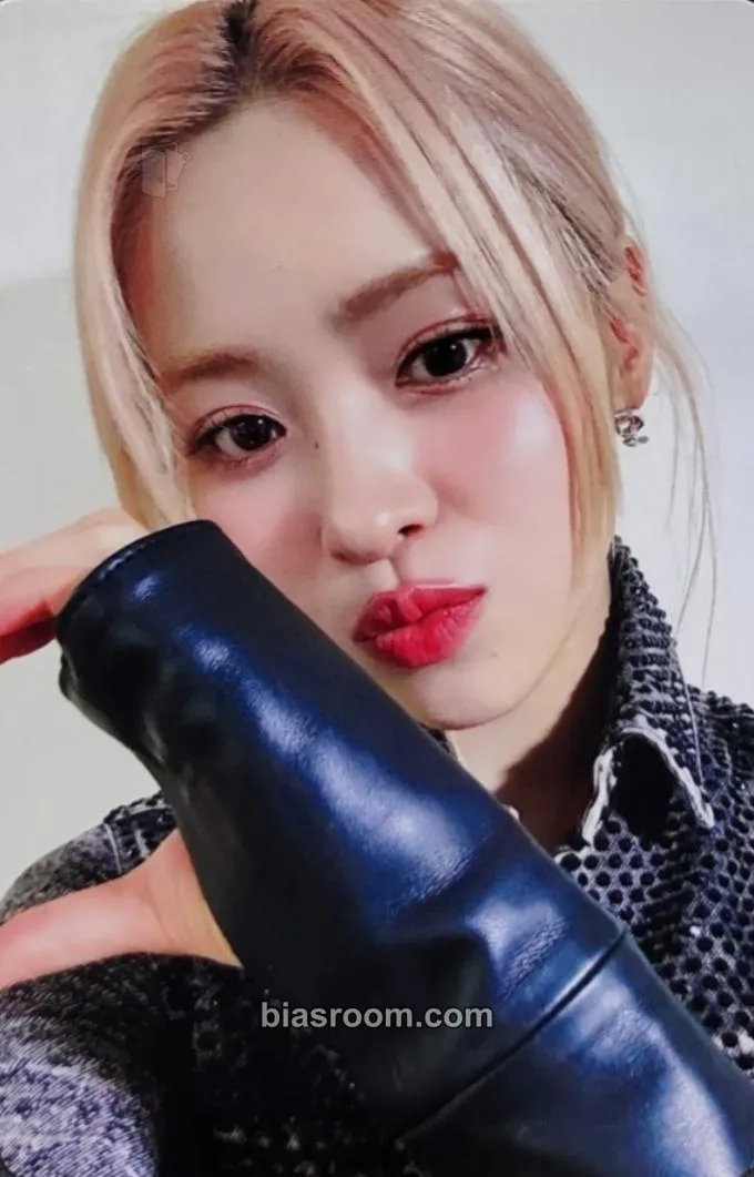 Ryujin BORN TO BE Photocard - ITZY - ITZY K-pop photocard