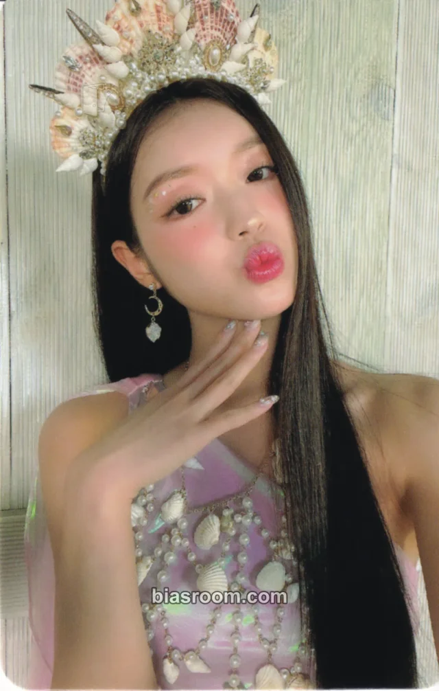 OH MY GIRL - YooA - Golden Hourglass Album album photocard light version