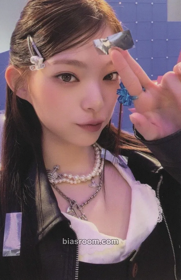 Himesha The A(e)nd Photocard - Cosmosy - Cosmosy K-pop photocard