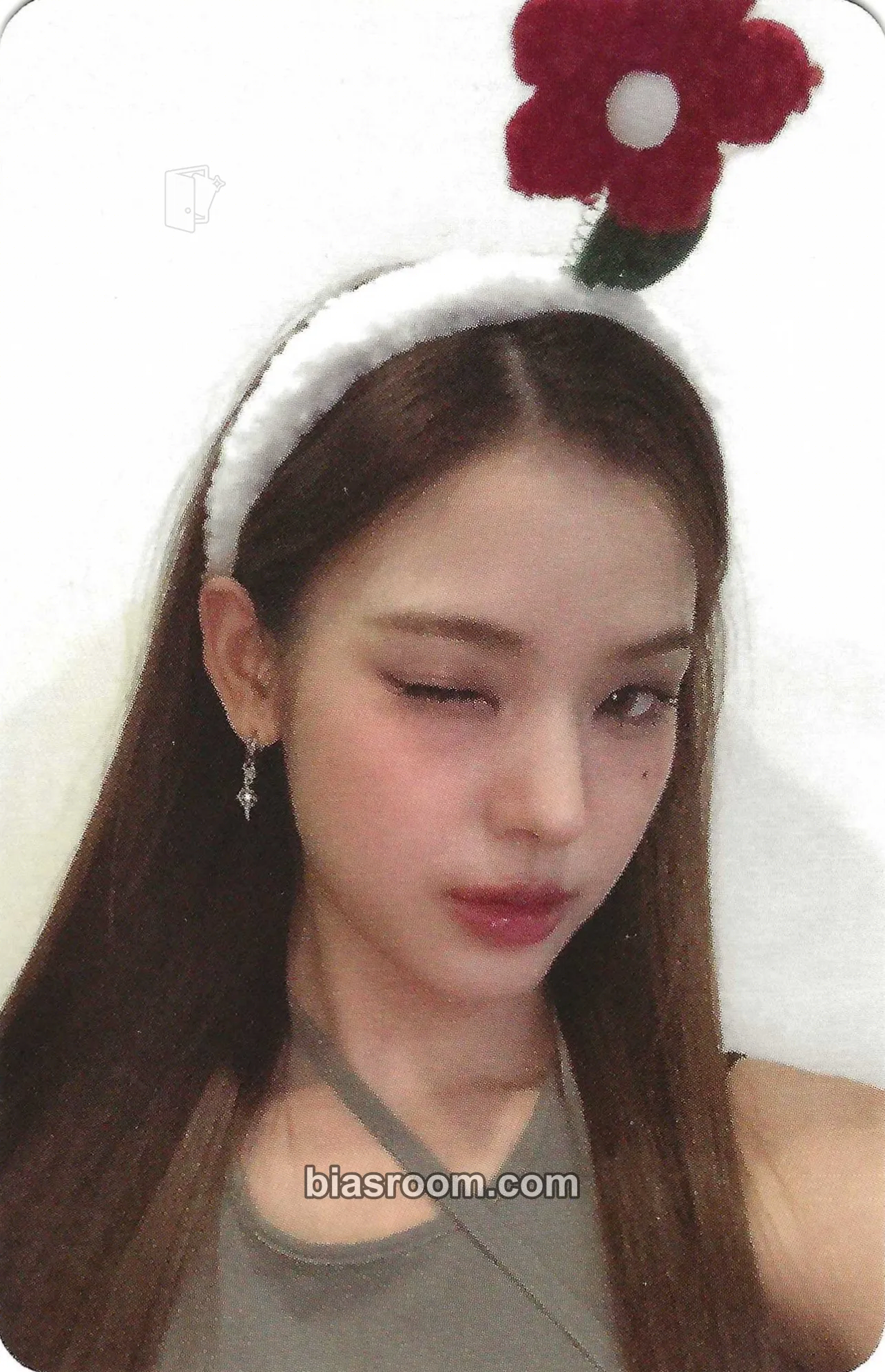 Mai Not Just Pretty Photocard - izna - izna K-pop photocard