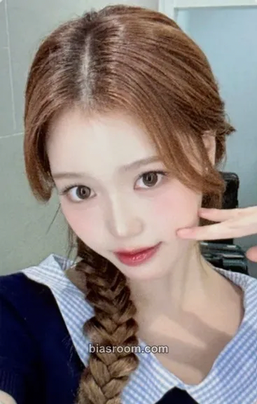 Jeong Saebi Not Just Pretty Photocard - izna - izna K-pop photocard