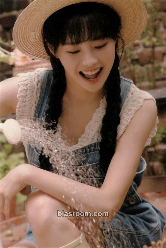 Chuu KKOTI 1st Membership Photocard - Chuu K-pop photocard