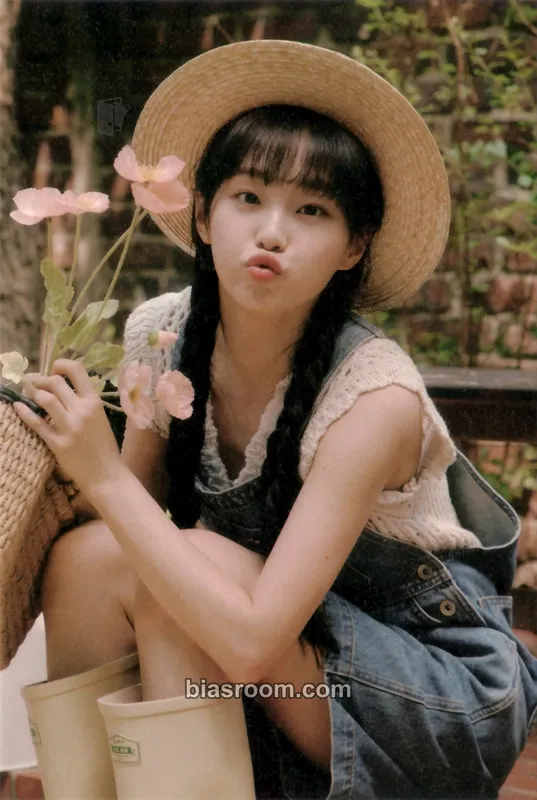 Chuu KKOTI 1st Membership Photocard - Chuu K-pop photocard