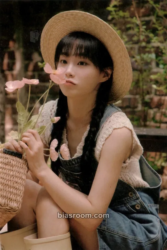 Chuu KKOTI 1st Membership Photocard - Chuu K-pop photocard