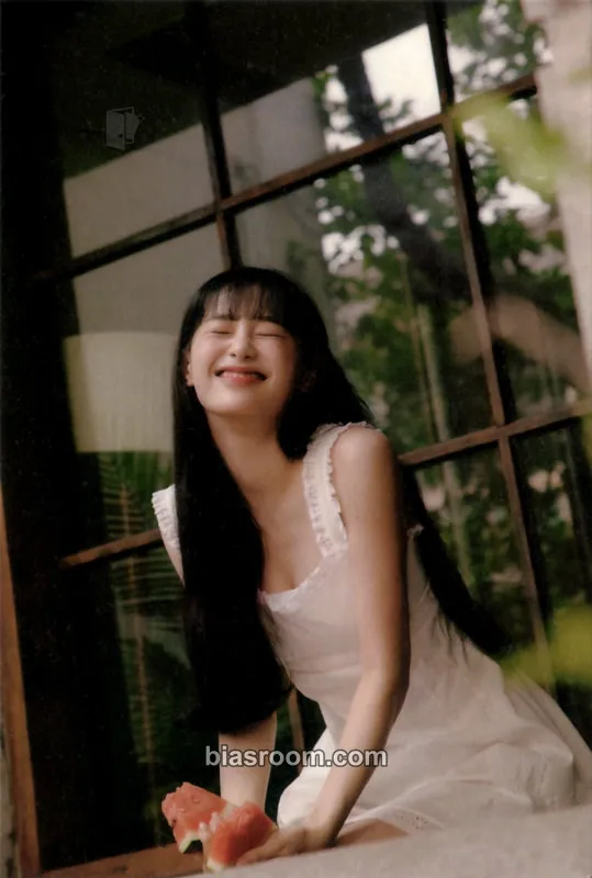 Chuu KKOTI 1st Membership Photocard - Chuu K-pop photocard