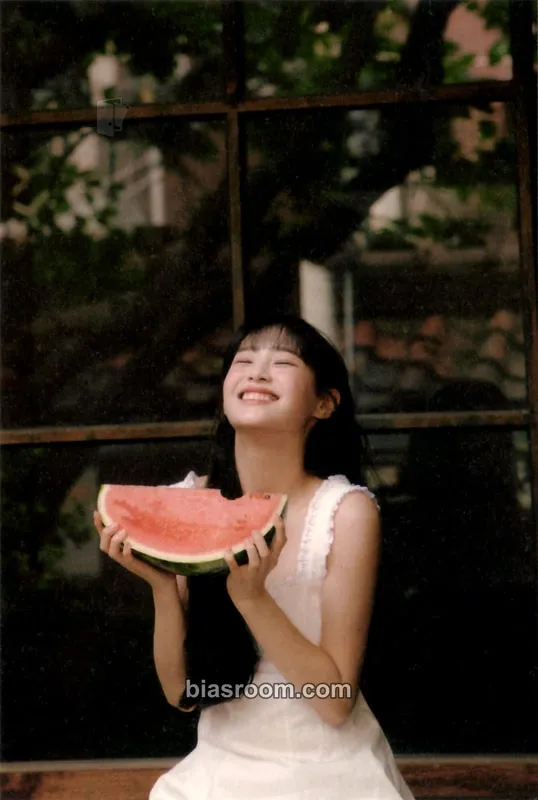 Chuu KKOTI 1st Membership Photocard - Chuu K-pop photocard