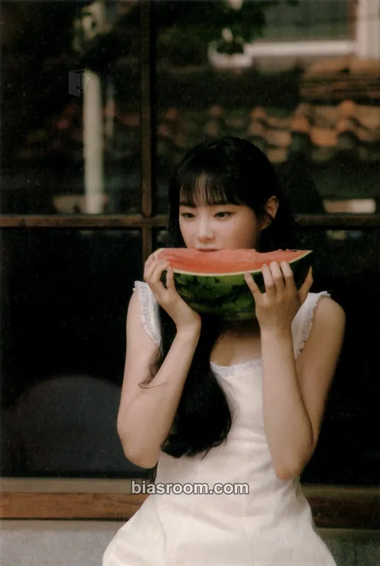 Chuu KKOTI 1st Membership Photocard - Chuu K-pop photocard