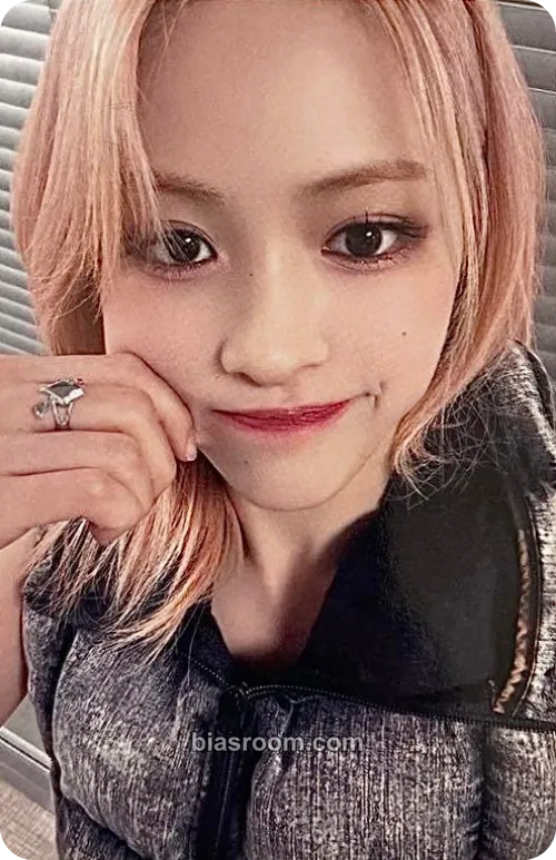 Ryujin BORN TO BE Photocard - ITZY - ITZY K-pop photocard