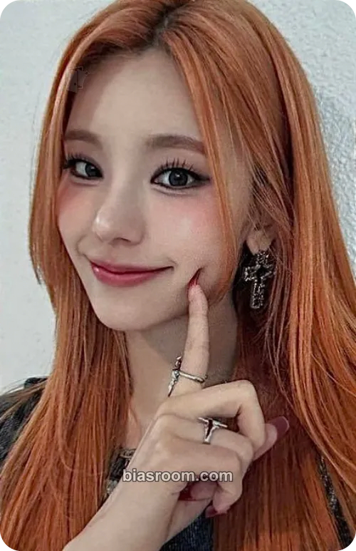 Yeji BORN TO BE Photocard - ITZY - ITZY K-pop photocard