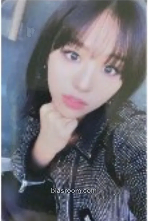 Wonchae Queenz Table Photocard - Queenz Eye - Queenz Eye K-pop photocard