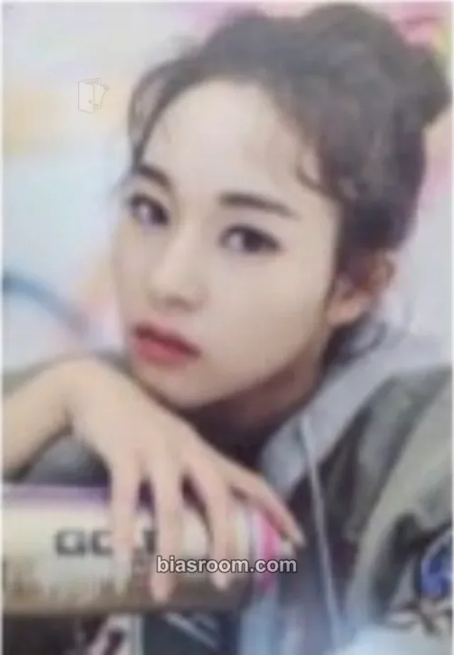 Queenz Eye - Hannah - Queenz Table Album pob (pre-order benefit) fansign