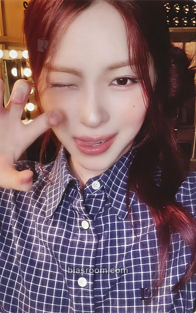 Ryujin The 4th Fan Meeting ITZY, MIDZY, Let's Fly! "On Air" Photocard - ITZY - ITZY K-pop photocard
