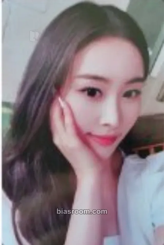 Queenz Eye - Narin - Queenz Table Album pob (pre-order benefit) fansign